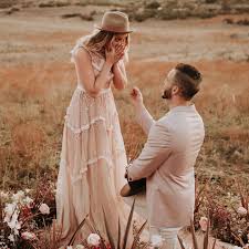 In this article, the pros and cons of marriage are examined in detail. How To Propose 101 13 Things To Do For The Perfect Marriage Proposal