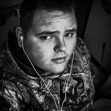 Wesley Stout (@Wesley15561336)