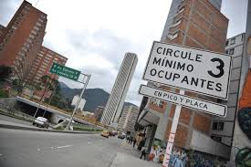 El pico y placa en bogotá mañana jueves 3 de junio del 2021 es para las placas impares terminadas en 1,3,5,7,9. Pico Y Placa En Bogota Rotacion Y Horarios Para Este 26 De Mayo El Espectador