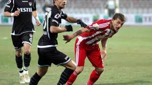 Sivasspor kulübü, oyuncuları kamil grosicki'nin, galatasaray ile prensipte anlaştığı yönündeki haberin gerçeği yansıtmadığını bildirdi. Grosicki Boyle Istedi Eurosport
