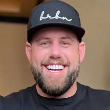 Dan Kidd's Instagram, Twitter & Facebook