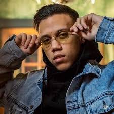 En menos de una semana, su clip se transformó en tendencia en youtube al. Jhay Cortez Lyrics