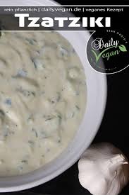 Tzatziki Griechischer Joghurt Dip Dailyvegan Rezept In 2020 Tzatziki Zaziki Rezept Vegan Und Lecker