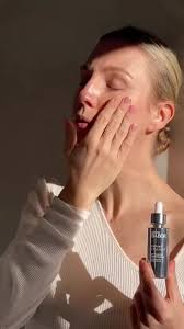 Shake, snap, apply. Our DOCTOR BABOR REFINE RX Glow Bi-Phase ampoules  combine vitamin C, vitamin E, seabuckthorn extract, bistorta root extract,  and natural plant oils to quickly absorb into your skin and