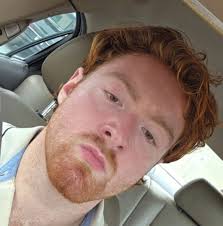 Can big traps make shoulders look small?