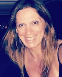 Dra. Gessie Anne Lopes — “Ser feliz sem motivo é a mais autêntica forma  de...