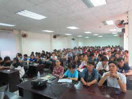 Trường có hơn 200 giảng đường, phòng học, hội trường lớn và hệ thống phòng hội thảo; Ä'áº¡i Há»c Bach Khoa Tp Hcm Bá»‹ Giáº£ Con Dáº¥u Lá»«a Sinh Vien Há»c Quá»'c Táº¿ Táº¡p Chi Giao Thong Váº­n Táº£i