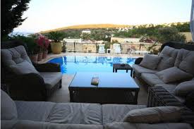 Hayatin Tadini Cikarmak Icin Http Www Melekdoganhouses Com Turkbuku Hebil Koyunda Muhtesem Villa Html Melekdogan Kellerwilliams Kw Malikane