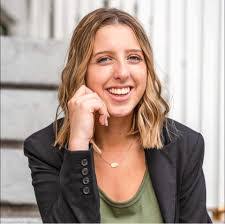 Shelby Russell's Instagram, Twitter & Facebook