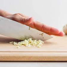 Too much can make a dish bitter. How To Cut Garlic Minced Sliced Crushed Feelgoodfoodie
