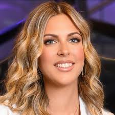 We love catching up with our Cleveland Real Producers preferred business  partners! Meet Charlie Shackelford with the Cross Country Mortgage! He is  the Executive Vice President (EVP) and also runs the Stow