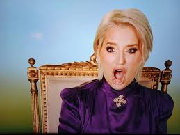 I'll admit that I was all for Dorinda, years ago. Then, I have her the  benefit of the doubt for UGT, after seeing her spiral into some vile space.  But... what is