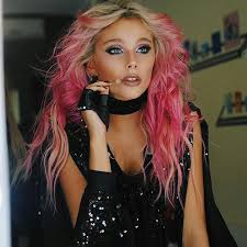 Valentina zenere is an argentine actress and model, who gained fame after landing the role of ámbar smith on the series 'soy luna' aired on the disney channel. A Diva With Pink Hair Valentina Zenere Pink