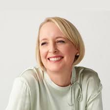 Julie Spellman's Instagram, Twitter & Facebook