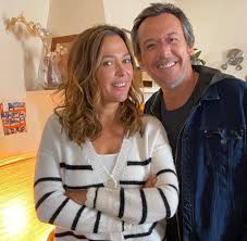 L'adolescente n'a aucun souvenir et a fait un déni de grossesse. Jean Luc Reichmann Grand Bonheur De Partager Avec Sandrine Tant De Moments D Emotion Sur Le Tournage De Leo Mattei Brigade Des Mineurs Saison 8 Leomattei Protegeons Nos