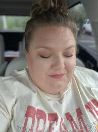 Cinnamon shimmer eyeshadow with chilled pink lips