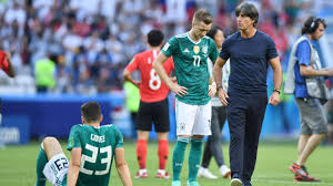 Cổ động viên đức hân hoan trong khi cổ động viên brazil bàng hoàng và thất vọng tràn trề sau trận thảm bại của đội nhà. World Cup 2018 Brazil Cháº¿ Nháº¡o Ä'á»©c Baotintuc Vn