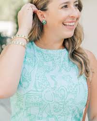 I love a fun preppy print in summer 💙 I had @threeislandslifestyle