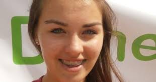 Teen changes 'Tennis anyone?' to tennis for everyone