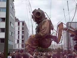 Royal de luxe have played in front. Royal De Luxe Dates De Spectacles