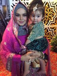 Semuanya berkat kesungguhan dan disiplin diri, katanya. Ziana Sebak Di Majlis Kahwin Ruzaini