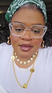 It's really about to be a dresses and sneakers summer for me. 🌞✨️