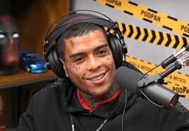 Deolane e mãe de MC Kevin homenageiam o cantor no dia em que ele  completaria 25 anos de idade