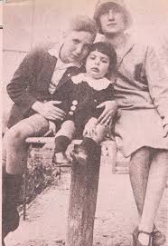 3 تفسير حلم شخص يعطيني طفلة. Ø±Ø´Ø¯Ù‰ Ø§Ø¨Ø§Ø¸Ù‡ ÙˆØ¹Ù…Ø±Ù‡ Ø¹Ø§Ù…Ø§Ù† Ù…Ø¹ Ø®Ø§Ù„ØªÙ‡ ÙˆØ®Ø§Ù„Ù‡ Egyptian Movies Old Egypt Egyptian Actress