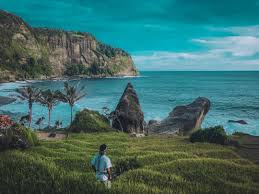 Untuk masuk ke kawasan ini, kamu diharuskan membayar karcis masuk sebesar rp5 ribu per orangnya. Harga Tiket Masuk Pantai Pangasan Terbaru Di Pacitan Jawa Timur Wisatainfo