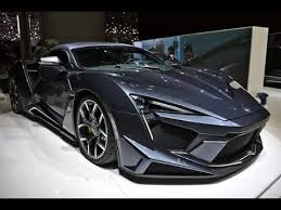 عندما نسأل ما هي أسرع سيّارة في العالم قد يتبادر إلى الأذهان تلك الأسماء المعروفة مثل لامبورغيني مثلاً بسرعتها التي قد تصل إلى 350 كيلومتراً في الساعة، ولكن قد تستغرب عندما تعرف أنها ليست حتّى في المرتبة العاشرة في هذه القائمة. Ø§Ø³Ø±Ø¹ Ø³ÙŠØ§Ø±Ø© ÙÙŠ Ø§Ù„Ø¹Ø§Ù„Ù… 2021 Youtube