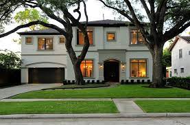 Modern Yet Traditional Stucco Home Stucco Homes White Stucco House Traditional House