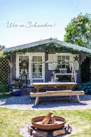 So Wohnt Der Norden Sabrinas Kleine Gartenwerkstatt Forde Fraulein Holzhutte Garten Feuerstelle Garten Bauerngarten