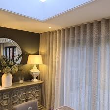 Welcome to lindy's curtains and blinds for the supply and installation of curtains, blinds, shutters and awnings on the sunshine coast. Love Is Blinds Facebook