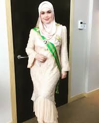 In the full instagram analytical report, you can monitor dato' siti nurhaliza's audience demographics and interests, follower growth, engagement, comments. 902 Likes 13 Comments Siti Nurhaliza Dato Sitinurhaliza On Instagram Hijab Fashion Muslim Fashion Style Maxi Dress