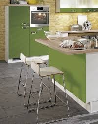 So Sparst Du In Einer Kleinen Kuche Platz Kleine Kuche Einbaukuche Individuelle Kuchen