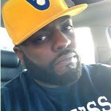 Charles Leach (@ChuckEntertain)