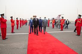 Cabdi kaamil cawaale heestii naftii hure ama calankeyga nuurow hees wadani ah. Arag Sawirro Madaxweyne Muuse Biixi Oo Si Weyn Loogu Soo Dhoweeyey Jabuuti Caasimada Online