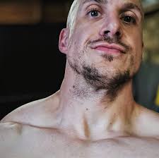 Now here is a lifter everyone has heard of, Kirk Karwoski. Kirk won senior  Nats 7 times and IPF Worlds 6 times, finishing his international career in  1996. His best squat was