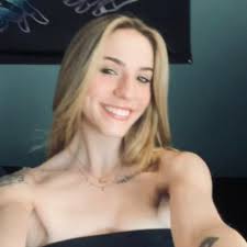 Amanda Castelli (@acastelli32)