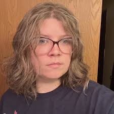 你們也告訴青年要避免「沒用」的學位&得到「實用」的東西。 嗯, 護理醫生律師工程師Etc... 通常需要畢業教育。 Grad  Plus貸款是許多這些專業人士獲得這些學位的生命線。 現在他們會被剪掉。 所以那些不是金錢出生的人會出現經濟流動性...... 再告訴我那些鞋帶?