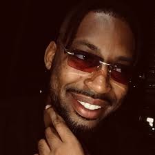 misschloewelsh 🙋🏼‍♀️ @chlobowelsh @chloesplayroom Also follow me