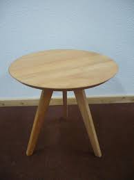 Beistelltisch mit glasplatte und buchegestell 2x. Beistelltisch Rund Beistellmobel Blumenstander Kernbuche Massiv 50 Cm Dreibein Kaufen Bei Saku System Vertriebs Gmbh