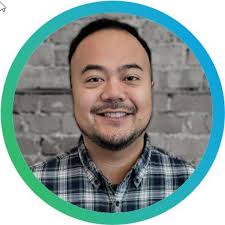 Chris Cunanan's Instagram, Twitter & Facebook