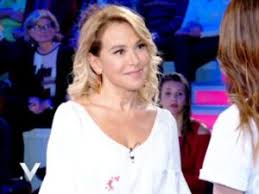 Il suo pubblico, però, si appresta a salutarla per la consueta pausa estiva. Barbara D Urso 15 Anni In Analisi Per Colmare Quel Vuoto Ma Il Buco Resta