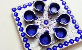 Some diyas are also put in front of goddess lakshmi, goddess saraswati and also in front of the great lord ganesha. Innovative Ideas To Decorate Diyas At Home