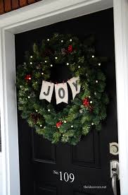 Christmas front doors christmas door decorations christmas porch thanksgiving 14 diy winter mantel decorating ideas for christmas! Pin On Christmas Wreaths