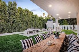 No windows on the sides gives privacy from. Elegant Modern Farmhouse Encino California 20 Idesignarch Interior Design Architecture Interior Decorating Emagazine