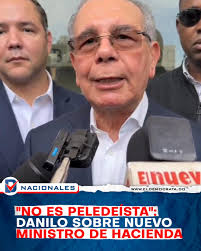 El dos veces presidente de la República, Danilo Medina, aclaró que el  recién designado ministro de Hacienda, Magín Díaz, no es peledeísta y que  ha trabajado con los últimos cuatro presidentes del ...
