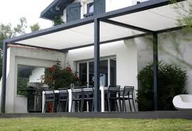 Pergola Autoportante En Aluminium Couverture Coulissante En Toile Pvc Id2 Design Ideea Terrasse Abritez Vous C Moderne Pergola Terassenideen Holzterrasse