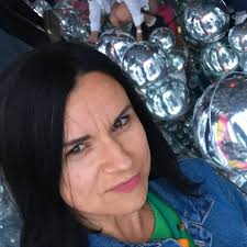 Ella Bella (@ella.marginean) • Threads, Say more